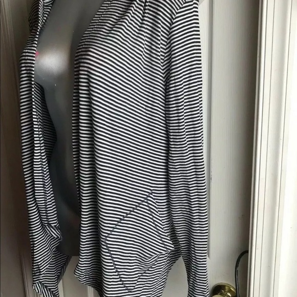 SIZE L STRIPED HOODED DRAPED OPEN -HI LOW CARDIGAN - Picture 3 of 8